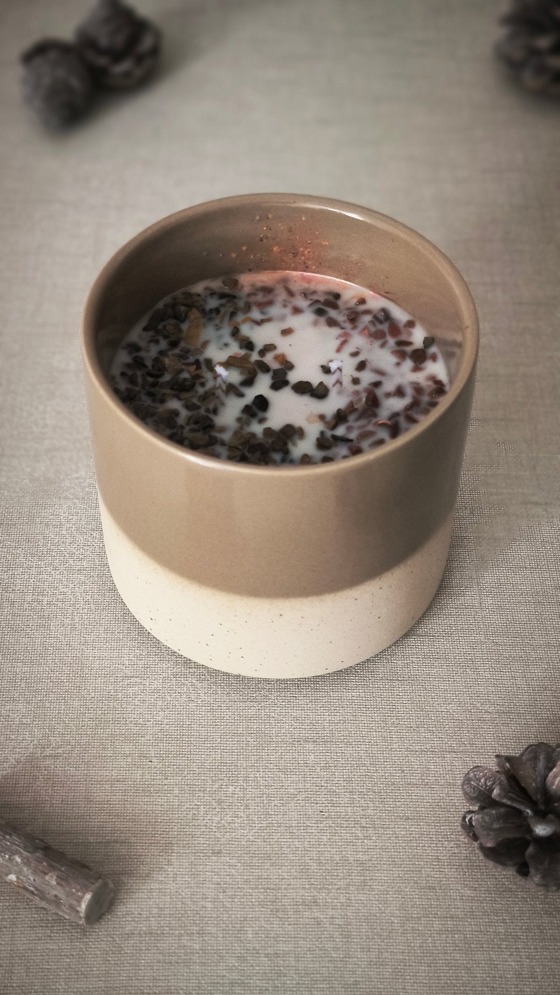 Capricho (Chocolate, Crema y Vainilla) - Velas en cerámica OI26 - My Essentials by FARA