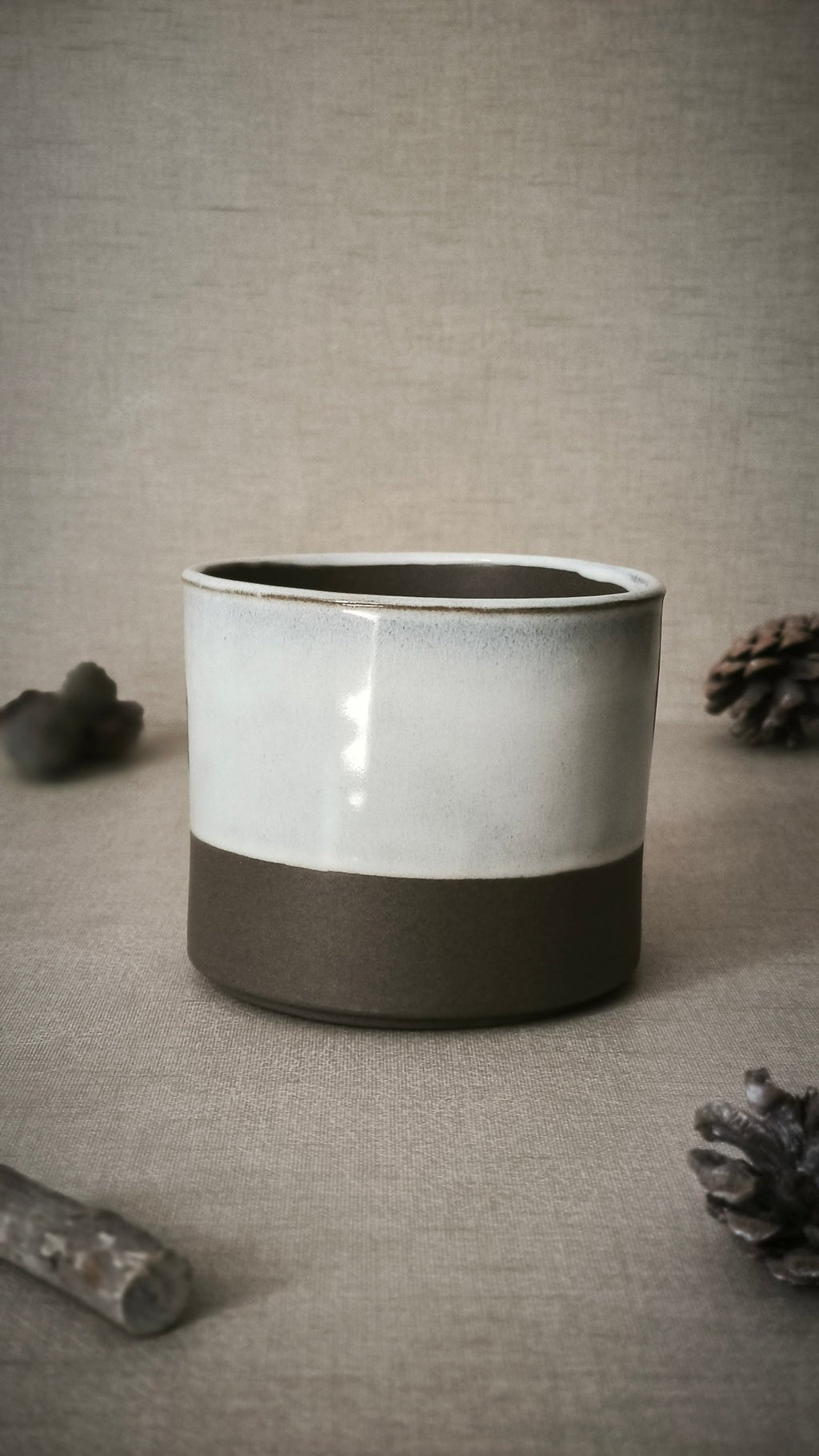 Raíz (Higo, Tierra y Cedro) - Velas en cerámica OI26 - My Essentials by FARA