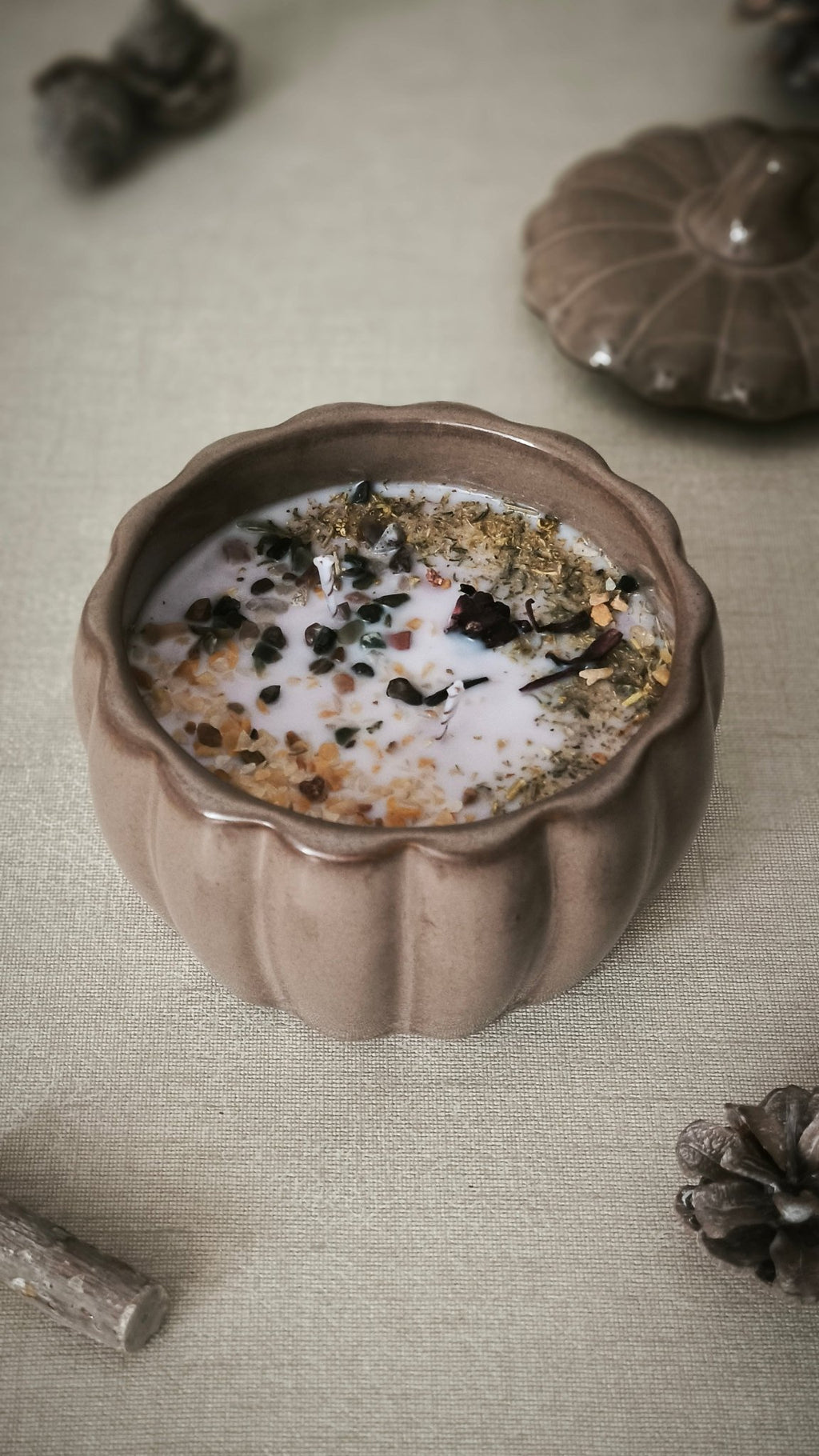 Raíz (Higo, Tierra y Cedro) - Velas en cerámica OI26 - My Essentials by FARA