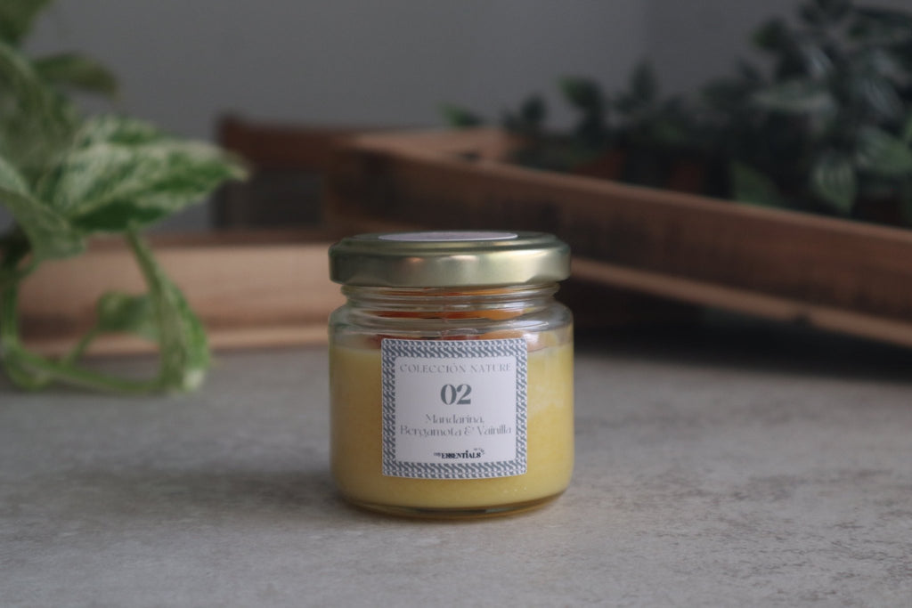 Vela 02 (Mandarina, Bergamota y Vainilla) - Nature - My Essentials by FARA