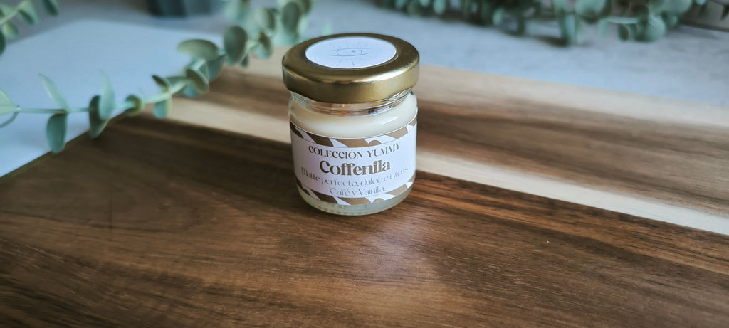Vela Coffenila (Café Latte y Vainilla) - Yummy - My Essentials by FARA