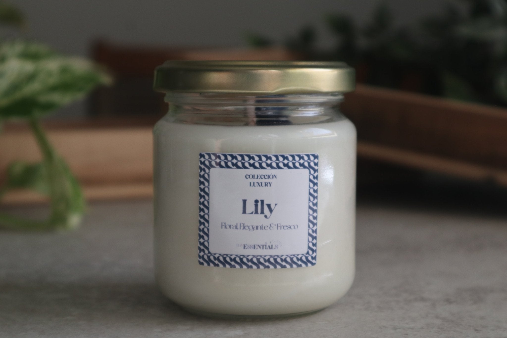 Vela Lily (Lirios y Orquídea Negra) - Luxury - My Essentials by FARA