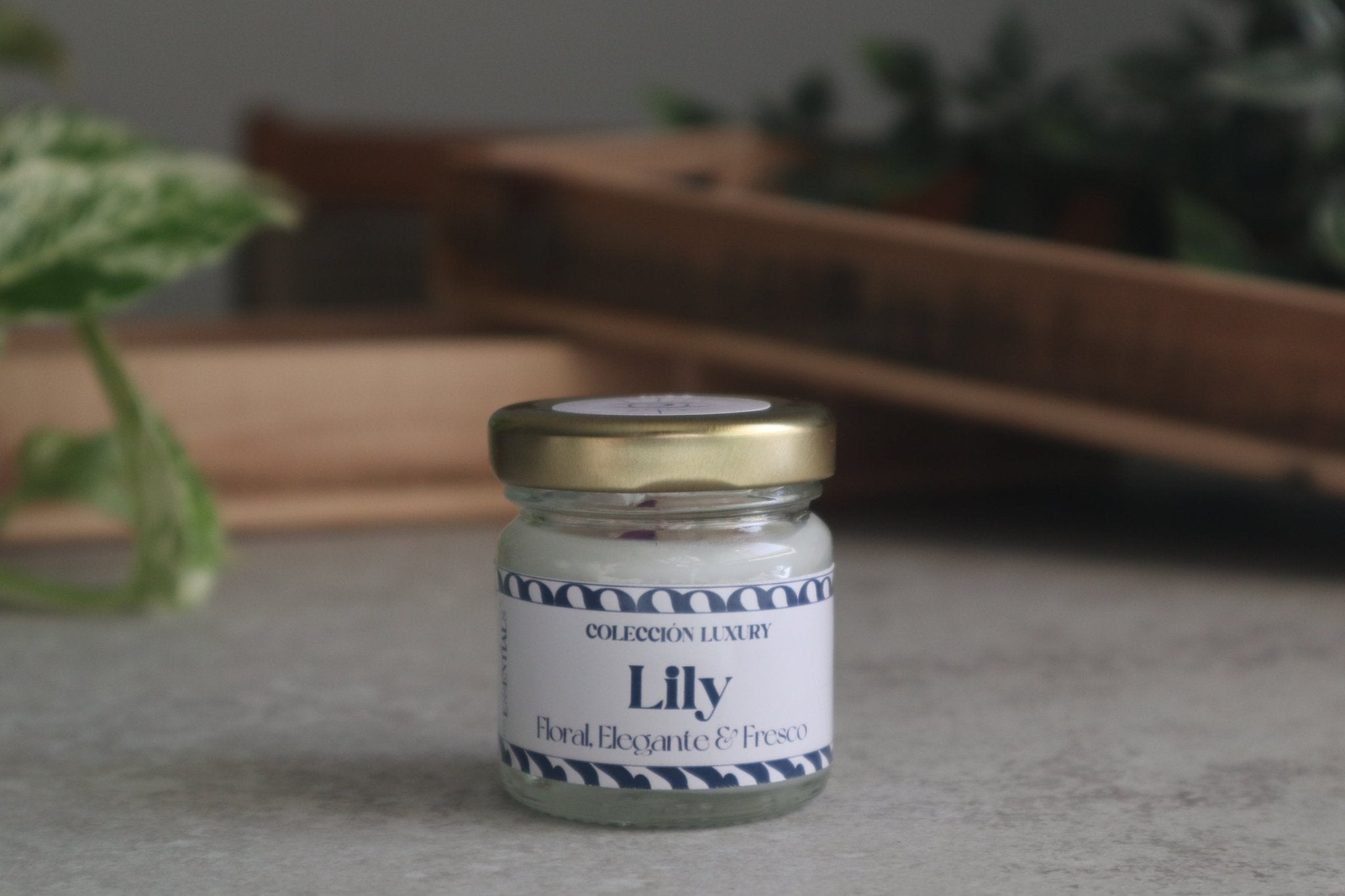 Vela Lily (Lirios y Orquídea Negra) - Luxury - My Essentials by FARA